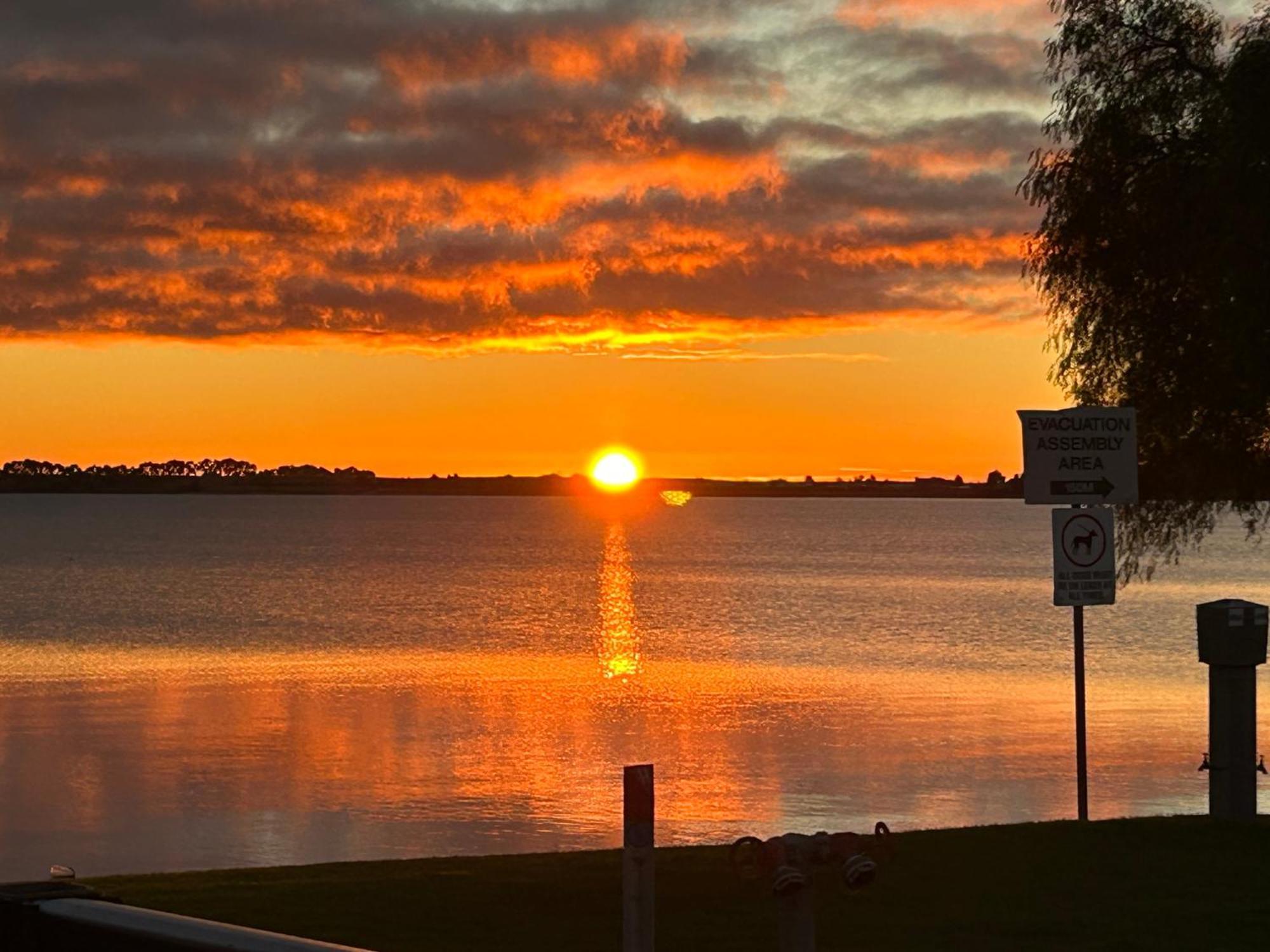 Lake Boga Caravan Park Hotel Exterior photo